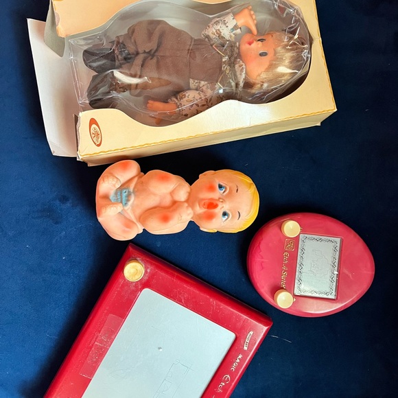🔥VINTAGE TOY LOT NIB LITTLE THUMBSIE DOLL 1950’s BABY DOLL 2 ETCH-A-SKETCHES - Picture 5 of 8